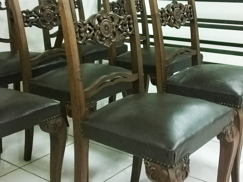 anapalaiwsi xylinou epiplou karekles